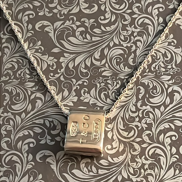 T&Co Authentic TIFFANY & CO. Refurbished Lock necklace - Picture 1 of 14